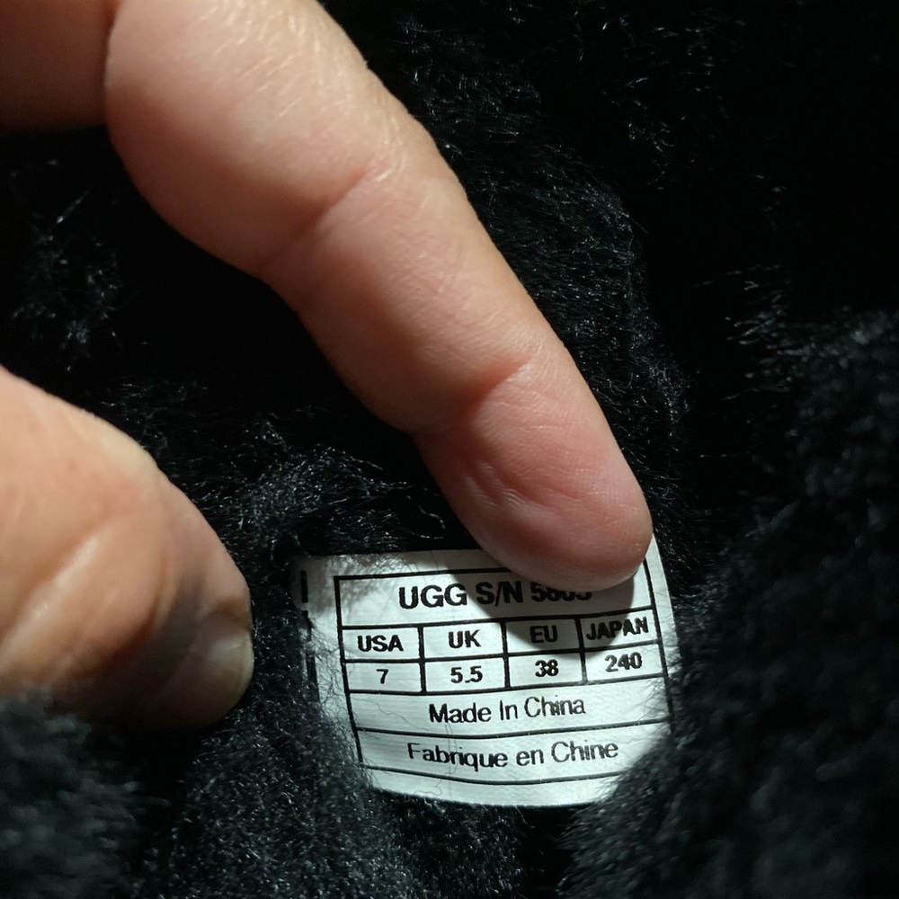 Ugg Bailey Button - image 6